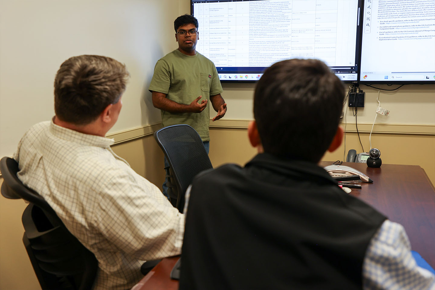 student presents to UGA employees